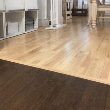 無垢材フローリング２